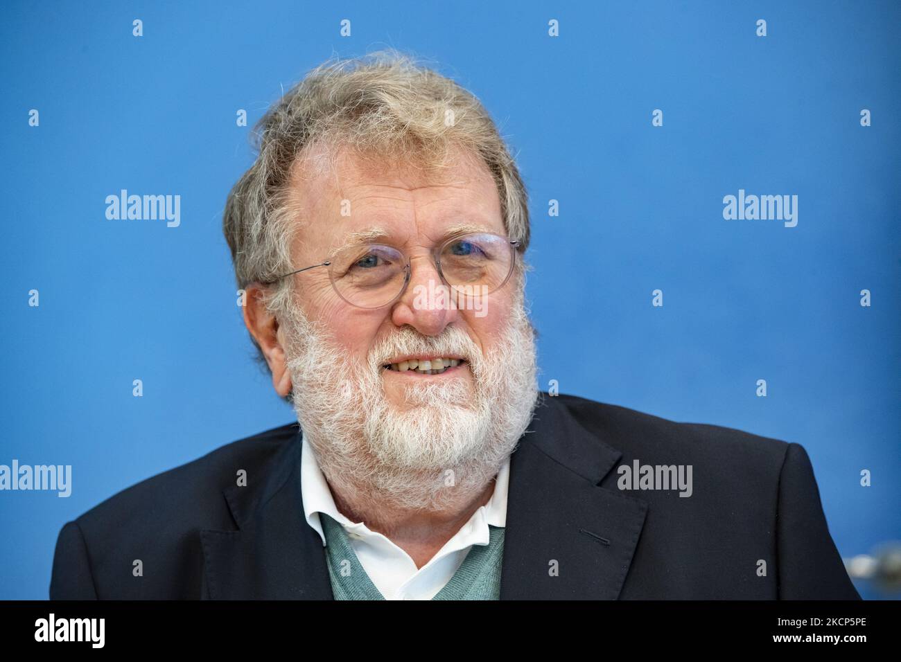 Head of Germany's vaccines regulator (STIKO) Thomas Mertens holds a press conference on the situation of flu vaccines and the coronavirus (Covid-19) pandemic in Berlin, Germany on October 6, 2021. (Photo by Emmanuele Contini/NurPhoto) Stock Photo
