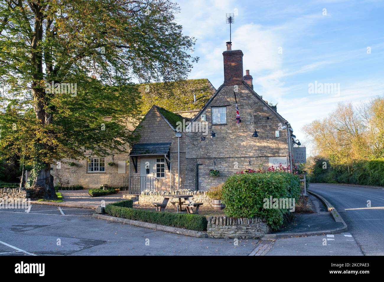The Red Lion pub in autumn. Long Compton, Warwickshire, England Stock