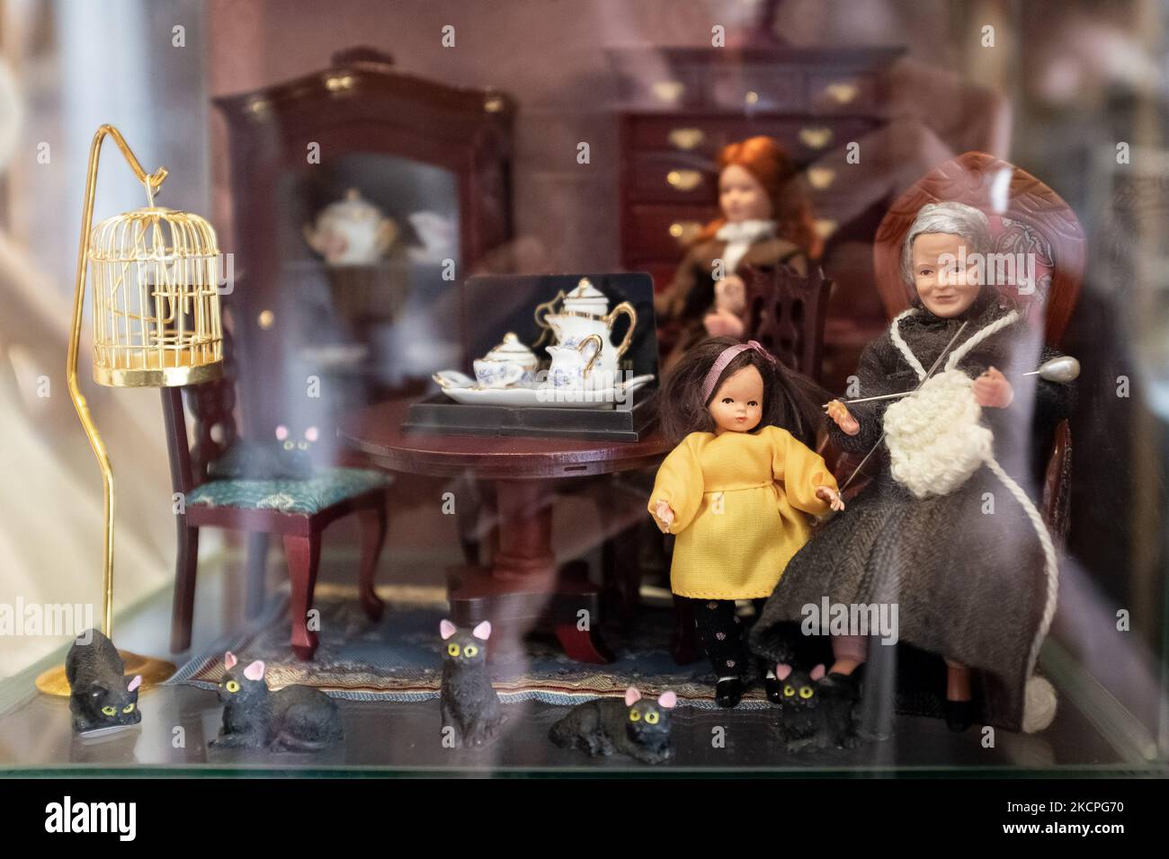 Dolls are seen at the museum area of the 'Hospital de Bonecas' in Lisbon, Portugal on October 12, 2021. Started in 1830 by Dona Carlota, an old lady making rag dolls in her small dried herbs store, at the 'Hospital de Bonecas' all sorts of dolls are being fixed and restored by specialists. The premises also host a museum, that is one of many attractions Lisbon offers to visitors. (Photo by Nikolas Kokovlis/NurPhoto) Stock Photo