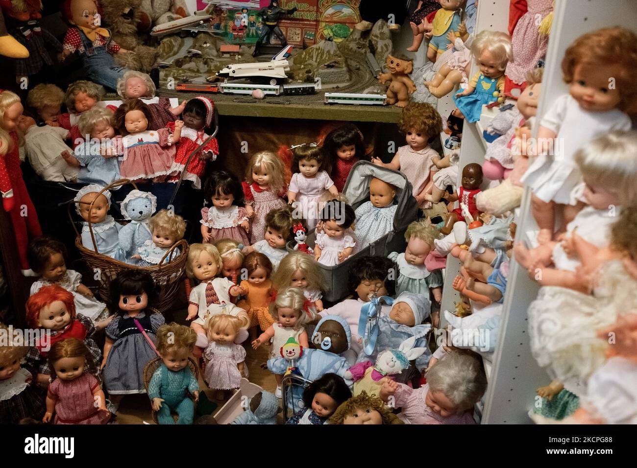 Dolls are seen at the museum area of the 'Hospital de Bonecas' in Lisbon, Portugal on October 12, 2021. Started in 1830 by Dona Carlota, an old lady making rag dolls in her small dried herbs store, at the 'Hospital de Bonecas' all sorts of dolls are being fixed and restored by specialists. The premises also host a museum, that is one of many attractions Lisbon offers to visitors. (Photo by Nikolas Kokovlis/NurPhoto) Stock Photo