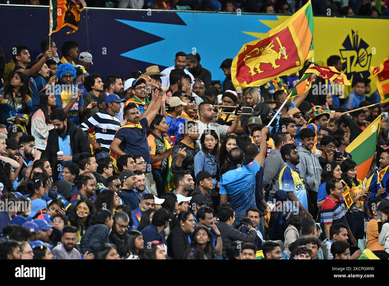 Sydney, Australia. 05th Nov, 2022. Sri Lanka fans during the ICC Men's T20 World Cup Group 1 match between England and Sri Lanka at Sydney Cricket Ground on November 05, 2022 in Sydney, Australia.  IMAGE RESTRICTED TO EDITORIAL USE - STRICTLY NO COMMERCIAL USE. No use in betting, games or a single club/league/player publications. Credit: Izhar Ahmed Khan/Alamy Live News/Alamy Live News Stock Photo