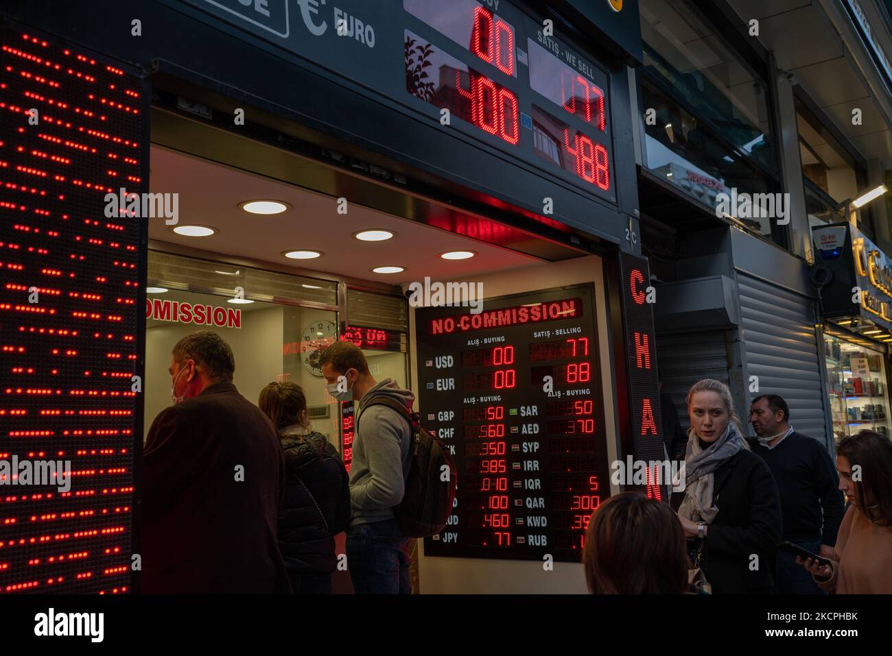 Current usd try rate hi-res stock photography and images - Alamy