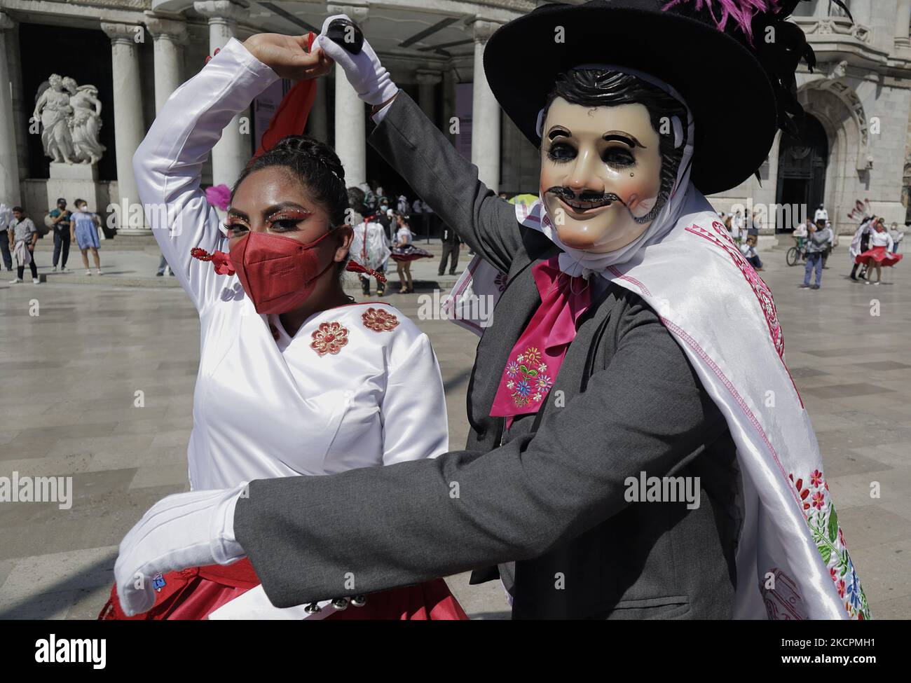Dancers from Tlaxcala and Puebla, perform the Dance of the Huehues in
