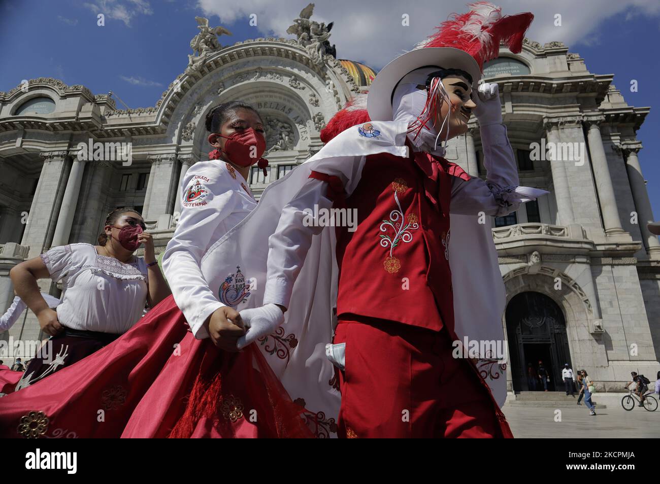 Dancers from Tlaxcala and Puebla, perform the Dance of the Huehues in