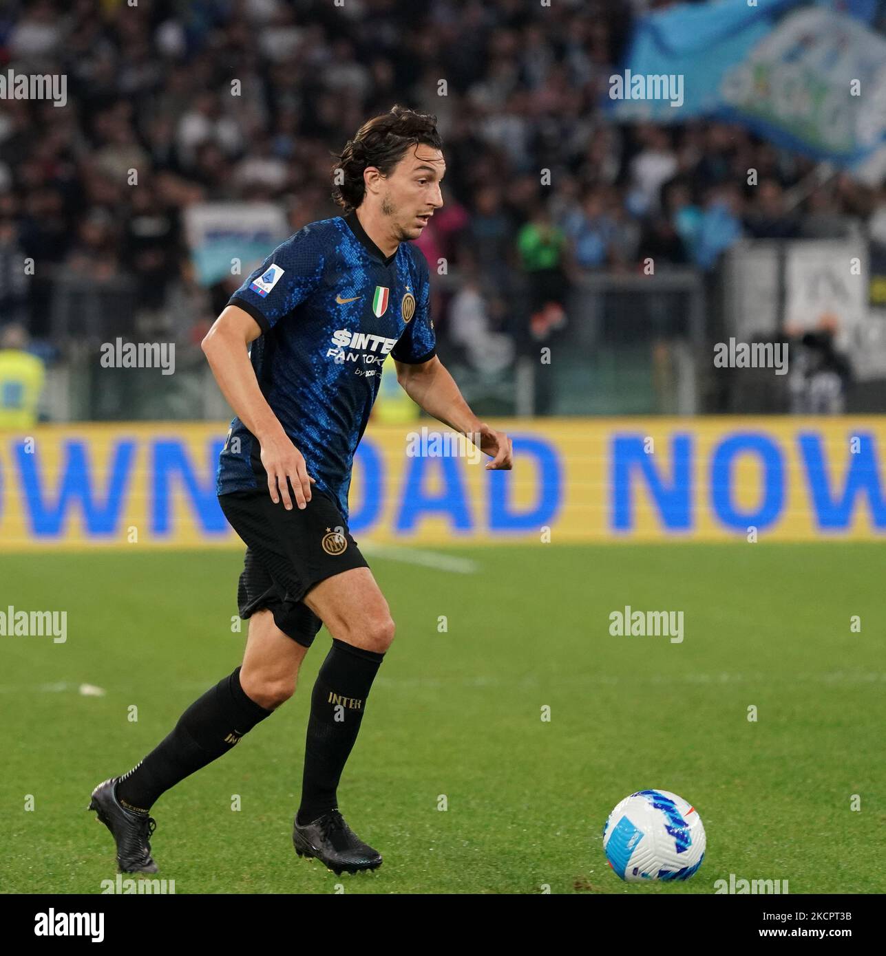 Matteo Darmian of FC Internazionale fights for the ball against Henrikh  Mkhitaryan of AS Roma during the Serie A 2020/21 / LM Stock Photo - Alamy