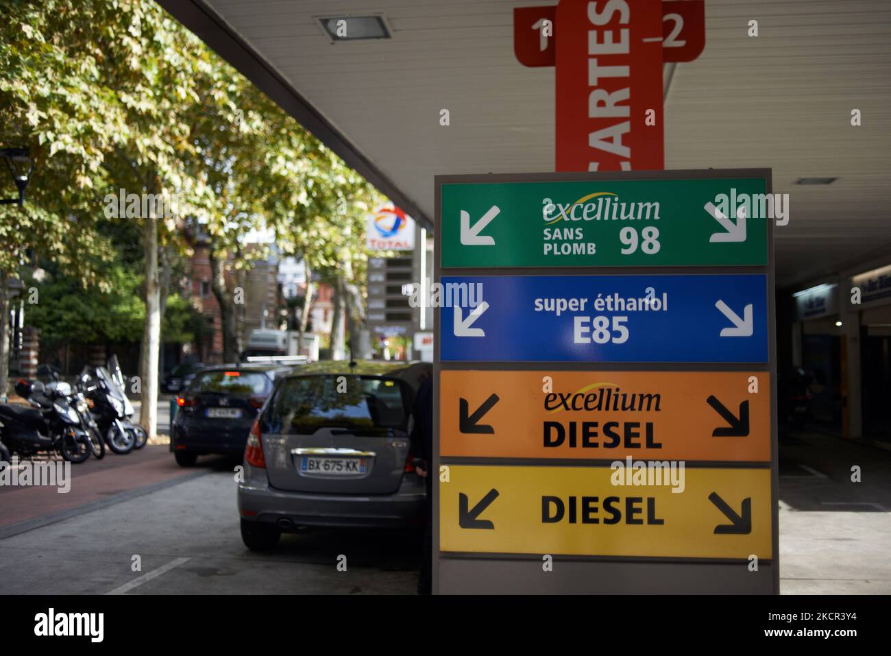 A gas station in toulouse. The French government prepares to announce a plan to help consumers to pay their bill of fuel as energy prices skyrocketed after the Covid-19 pandemic. The price of fuel is nearly an all time high. The Macron's government want to subsidy the use of fossil fuels to help people. They fear a resumtion of the Gilets Jaunes protests which began nearly three years ago about the price of gasoline as the french campaign for presidential election will really begin in the next months. Toulouse. France. October 20th 2021. (Photo by Alain Pitton/NurPhoto) Stock Photo