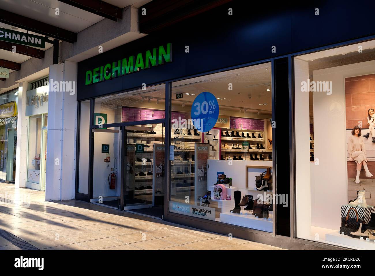 Deichmann shoes uk photography and images - Alamy