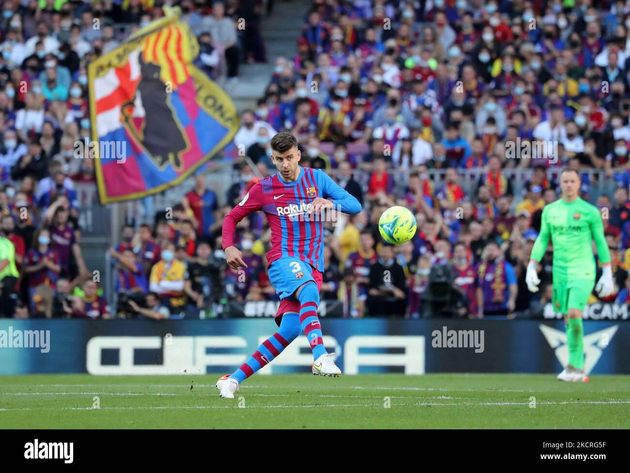 Gerard Pique during the match between FC Barcelona and Real Madrid, corresponding to the week 10 of the Liga Santandere, played at the Camp Nou Stadium, on 24th October 2021, in Barcelona, Spain. -- (Photo by Urbanandsport/NurPhoto) Stock Photo