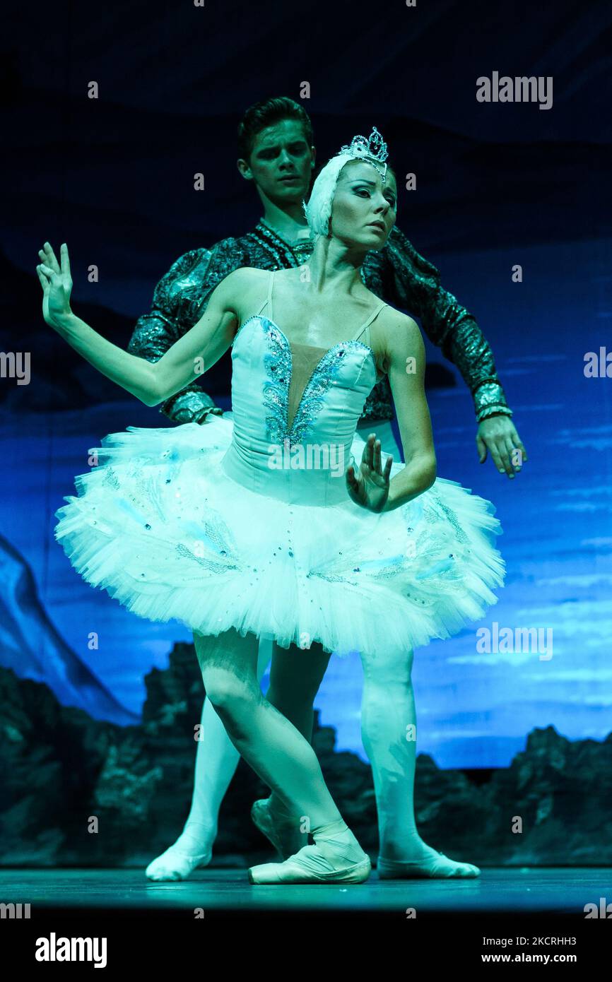 performance of El lago de los cisnes (Swan Lake) by the Russian