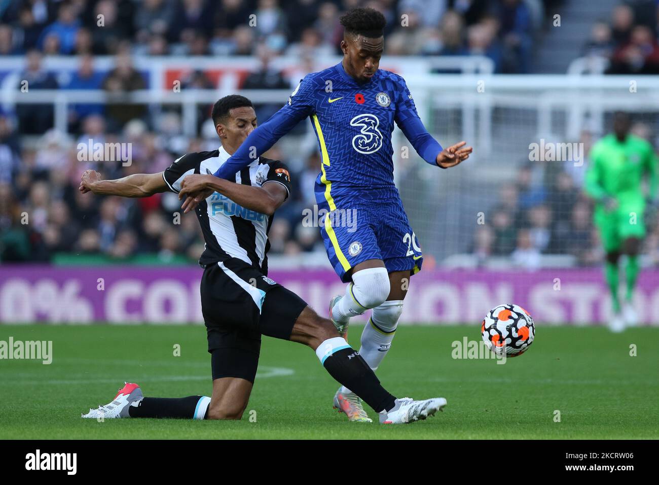 Isaac Hayden of Newcastle United and Callum Hudson-Odoi of Chelsea in action during the Premier League match between Newcastle United and Chelsea at St. James's Park, Newcastle on Saturday 30th October 2021. (Photo by Will Matthews/MI News/NurPhoto) Stock Photo