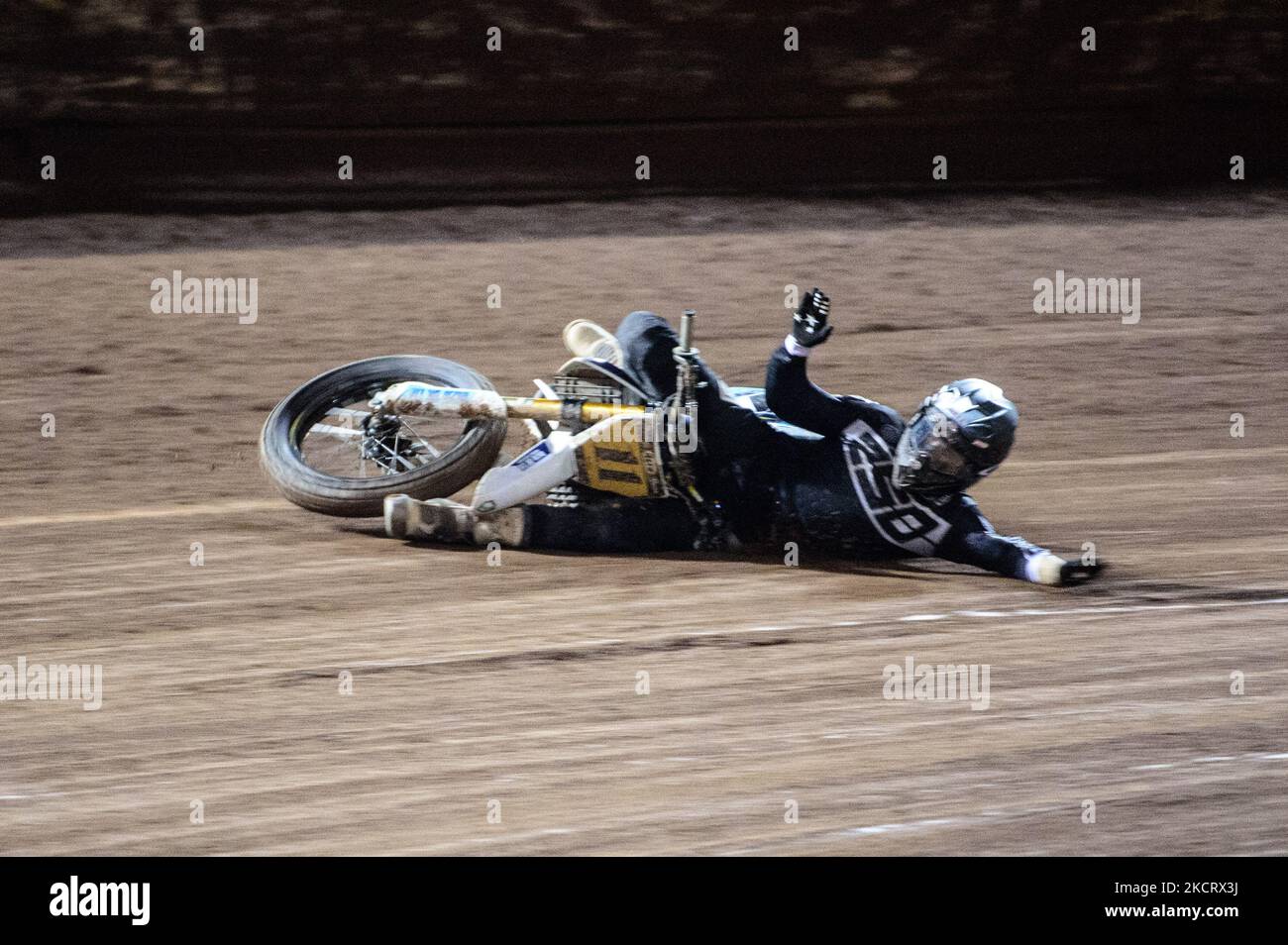 Gary Birtwistle (11) falls during the Manchester Masters Sidecar Speedway and Flat Track Racing at the National Speedway Stadium, Manchester on Saturday 30th October 2021. (Phobo by Ian Charles/MI News/NurPhoto) Stock Photo