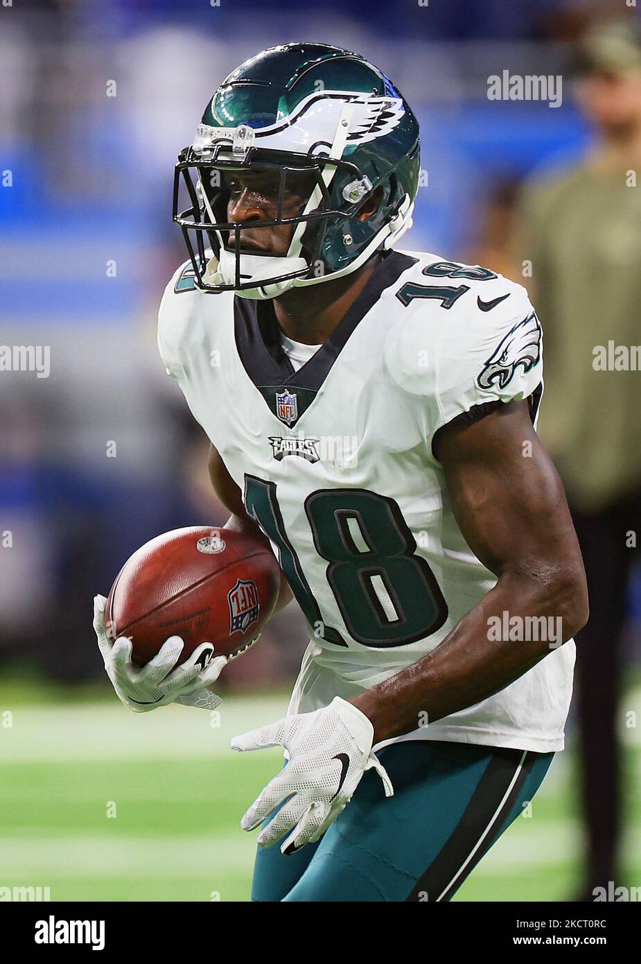 Minnesota Vikings tight end Johnny Mundt (86) drops a pass during the  fourth quarter of an NFL football game against the Philadelphia Eagles,  Monday, Sep. 19, 2022, in Philadelphia. The Eagles defeated