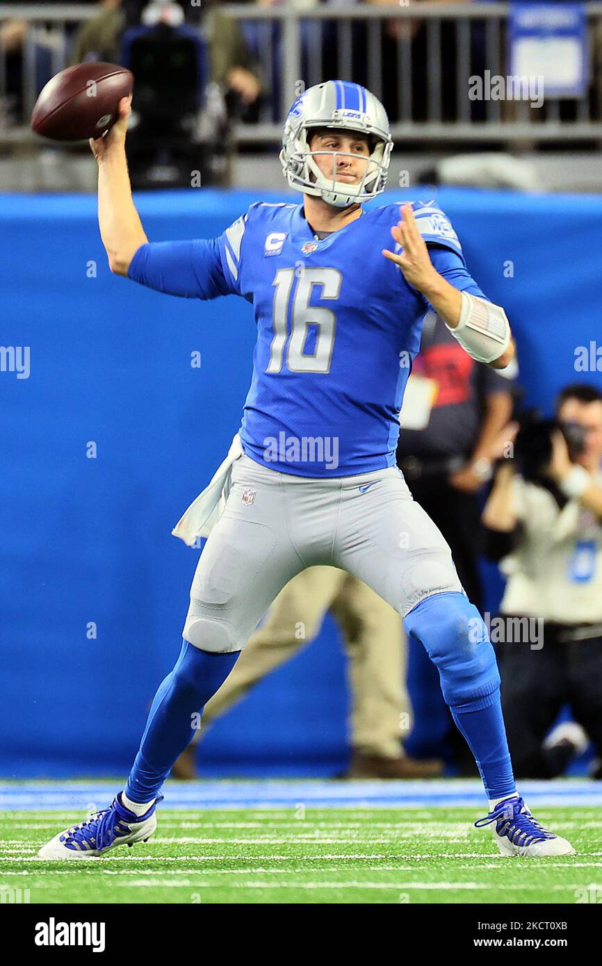 Detroit Lions quarterback Jared Goff (16) goes to throw the ball during