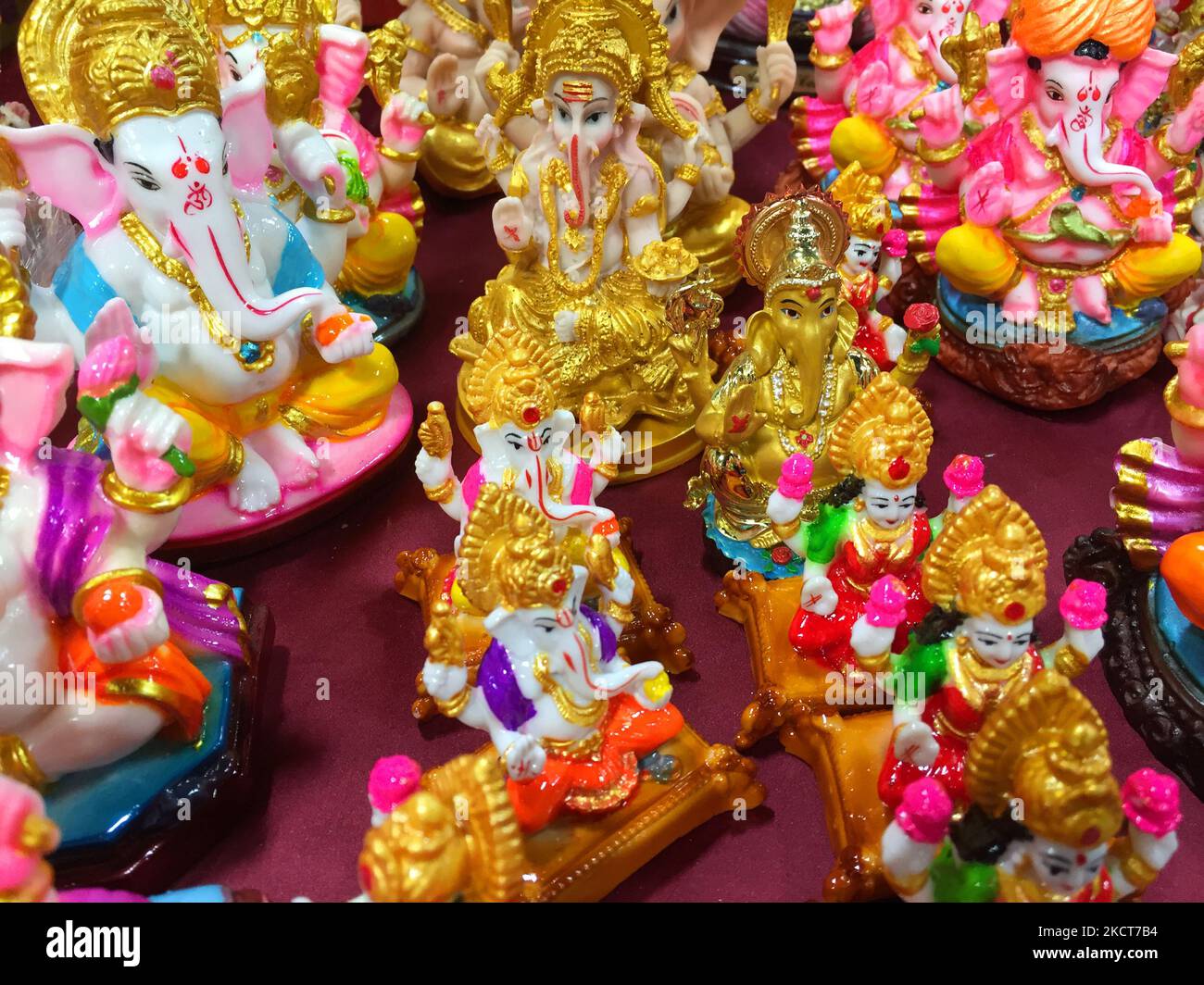 Idols of Lord Ganesh and Goddess Lakshmi (Goddess Laxmi) displayed at a crowded shop as last-minute shoppers buy items for the Hindu festival of Diwali in Toronto, Ontario, Canada, on November 03, 2021. (Photo by Creative Touch Imaging Ltd./NurPhoto) Stock Photo