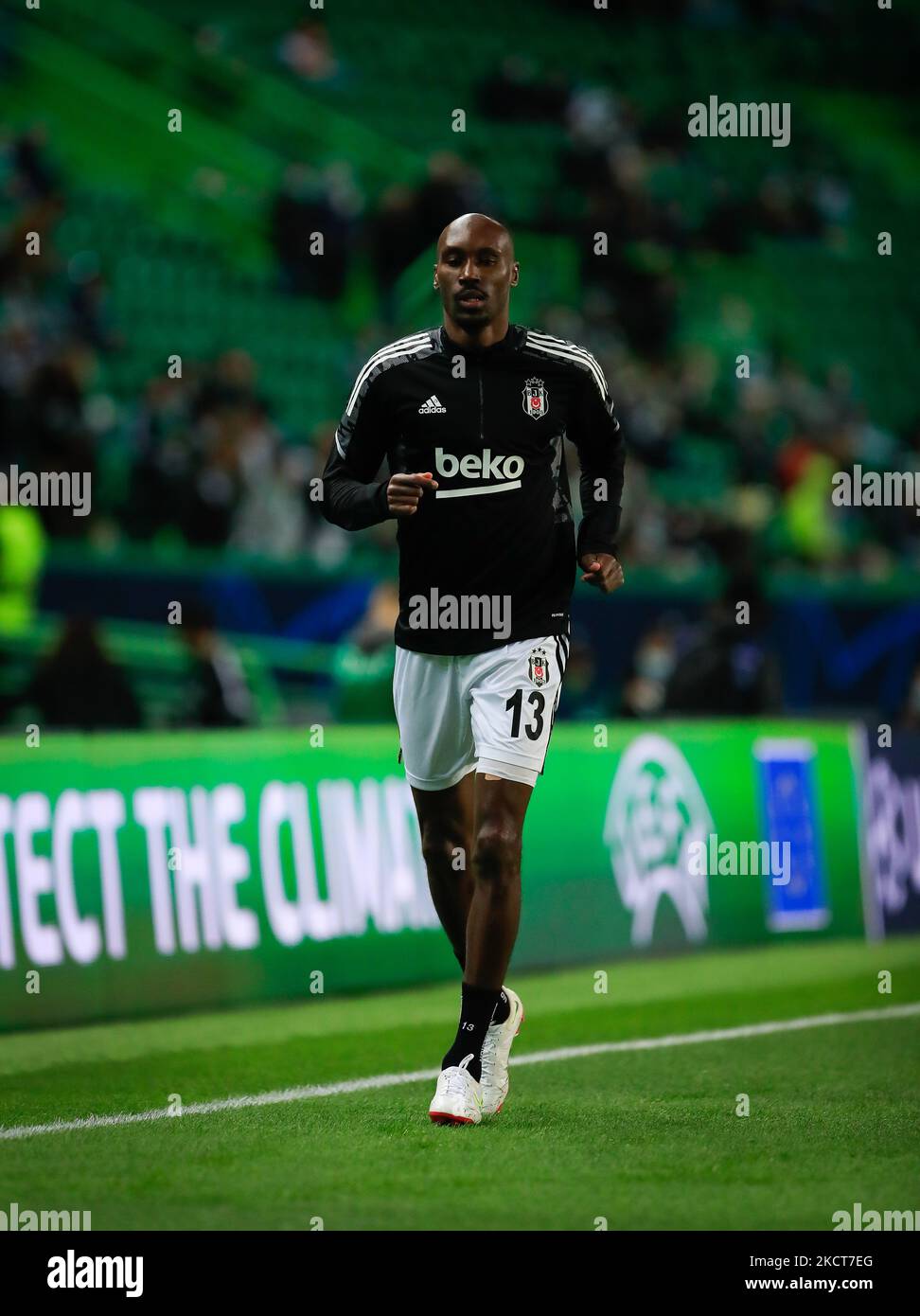 Atiba hutchinson in action during hi-res stock photography and