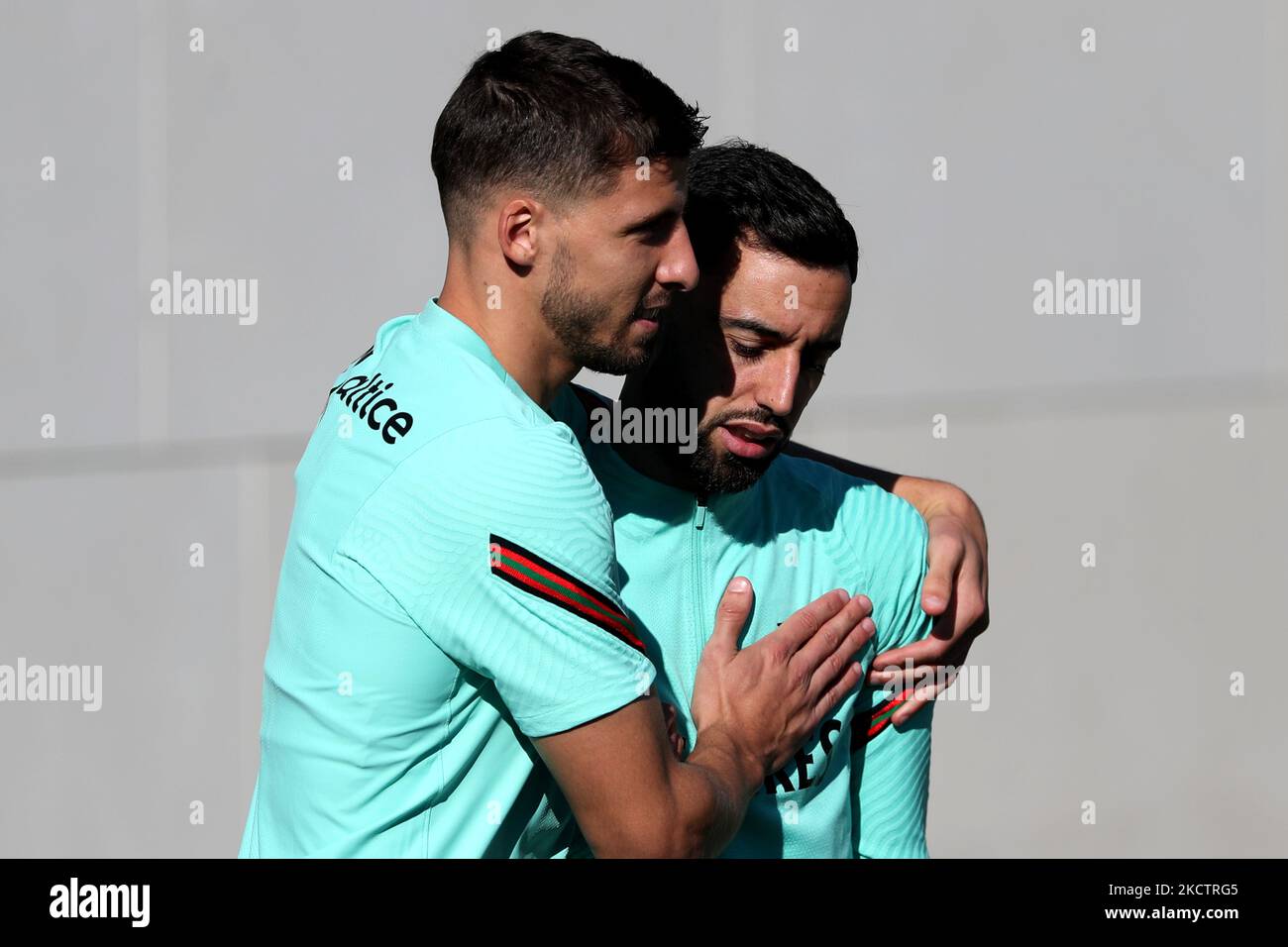 Rúben Dias e Bruno Fernandes são os futebolistas portugueses mais caros do  mundo – ECO