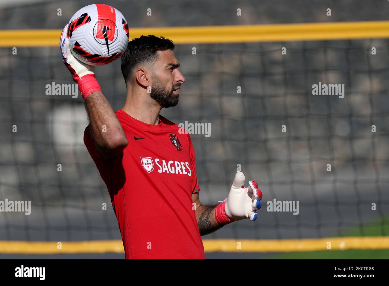 Portugal's goalkeeper Rui Patricio attends a training session at Cidade do Futebol training camp in Oeiras, Portugal, on November 13, 2021, on the eve of their FIFA World Cup Qatar 2022 qualifying football match against Serbia. (Photo by Pedro FiÃºza/NurPhoto) Stock Photo