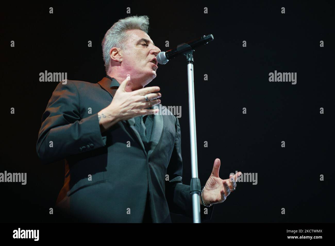 The singer Loquillo during a concert at the Wizink Center, on 13 November, 2021 in Madrid, Spain (Photo by Oscar Gonzalez/NurPhoto) Stock Photo