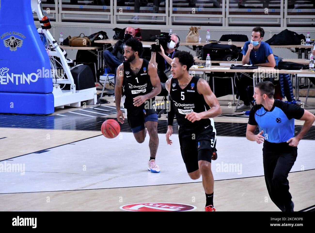 Desonta Bradford and Cameron Reynolds (Dolomiti Energi Trento) during the Basketball EuroCup Championship Dolomite Energia Trentino vs Slask Wroclaw on November 17, 2021 at the BLM Group Arena in Trento, Italy (Photo by Lorena Bonapace/LiveMedia/NurPhoto) Stock Photo