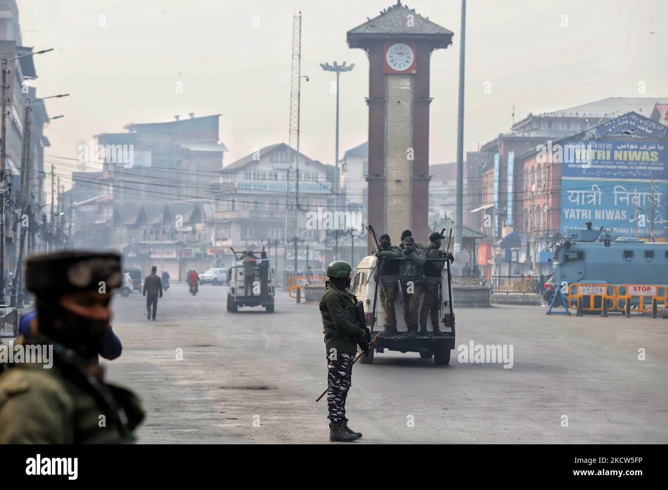 Heavy deployment of Security forces near the Historic Lal Chowk (Ghanta Ghar) in Srinagar, Jammu and Kashmir, India on 19 November 2021. Normal life was affected in the Kashmir valley on Friday due to a strike called by the Hurriyat Conference to express solidarity with the families of the civilians killed in the Hyderpora encounter earlier this week. (Photo by Nasir Kachroo/NurPhoto) Stock Photo