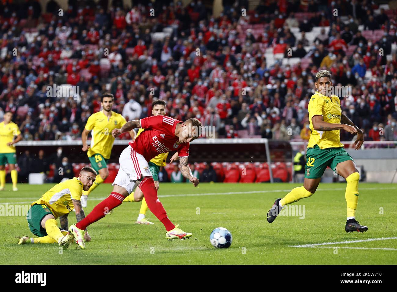 Everton shoots to goal during the match for Taça de Portugal between SL Benfica and Paços de Ferreira, at Estádio da Luz, Lisboa, Portugal, 19, November, 2021 (Photo by João Rico/NurPhoto) Stock Photo