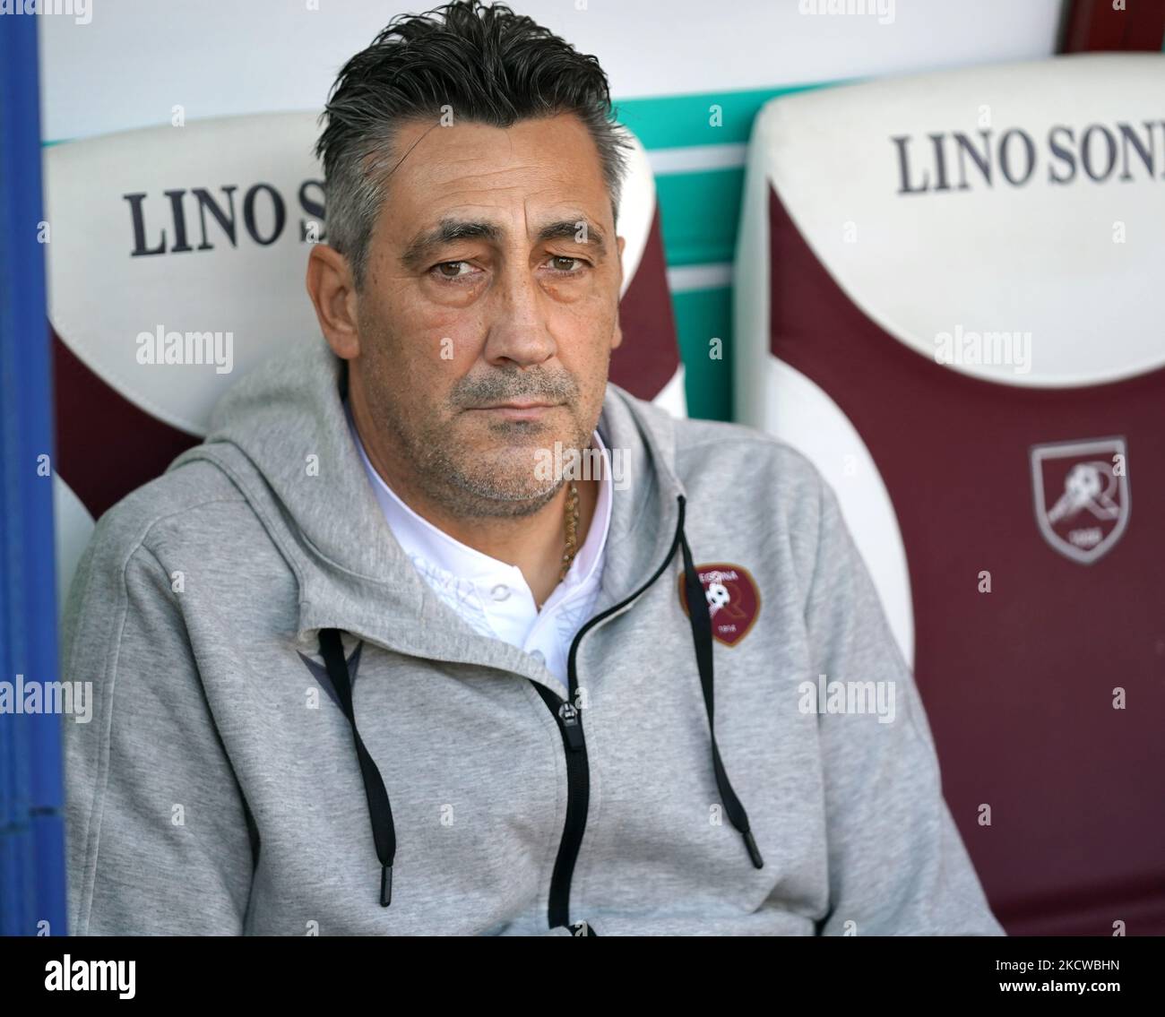 Alfredo Aglietti head coach of Reggina 1914 during the Serie B match between Reggina 1914 and Us Cremonese on November 21, 2021 stadium Oreste Granillo in Reggio Calabria, Italy. (Photo by Gabriele Maricchiolo/NurPhoto) Stock Photo