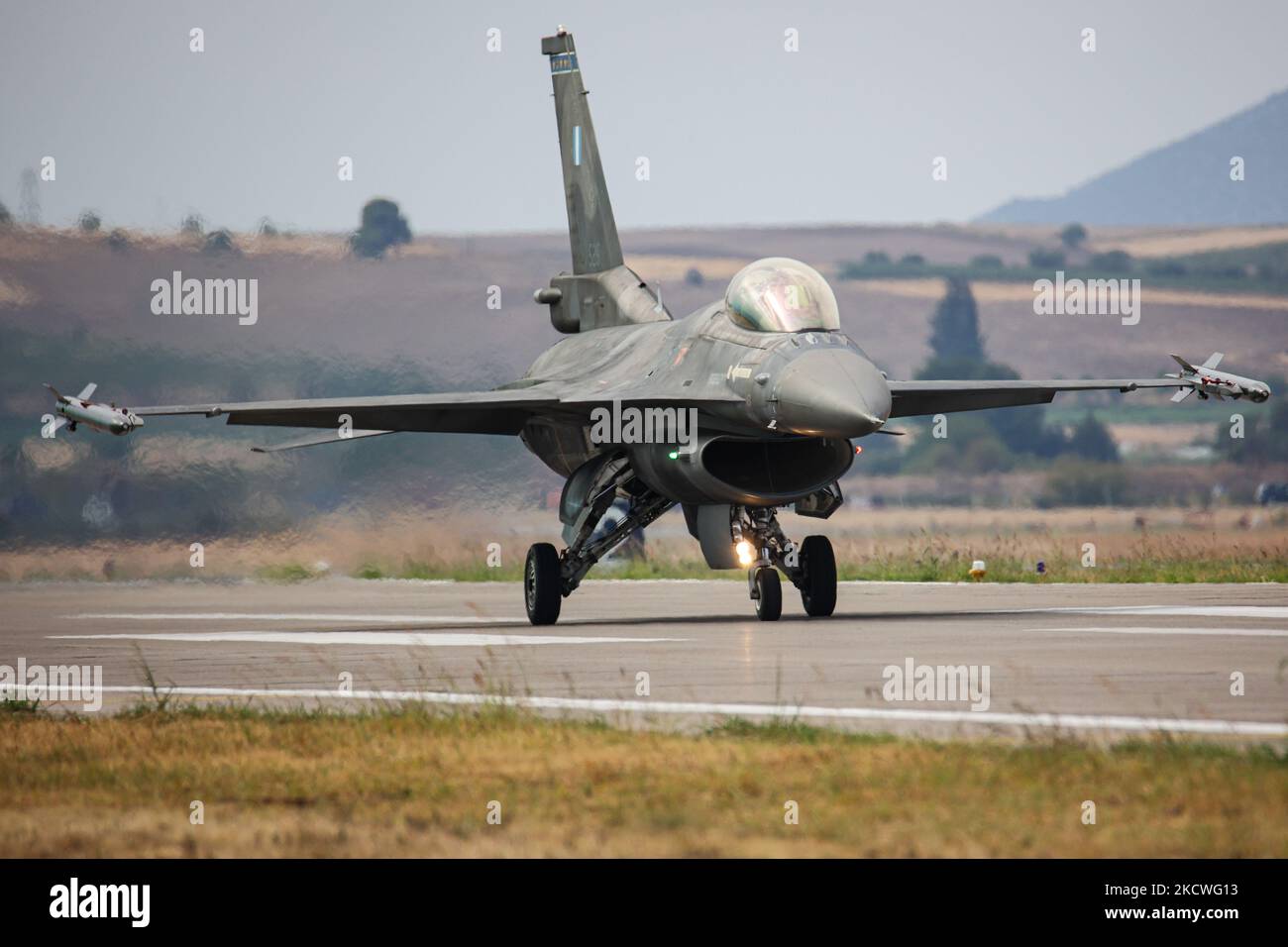 Greek fighter jet F16 of HAF Zeus Demo Team during the Athens Flying Week 2021 Air Show. Hellenic Air Force Lockheed Martin F-16C Block 52 from 343 Mira Squadron as seen in a flying demonstration Tanagra Military Air Base LGTG airport. Athens, Greece on September 5, 2021 (Photo by Nicolas Economou/NurPhoto) Stock Photo