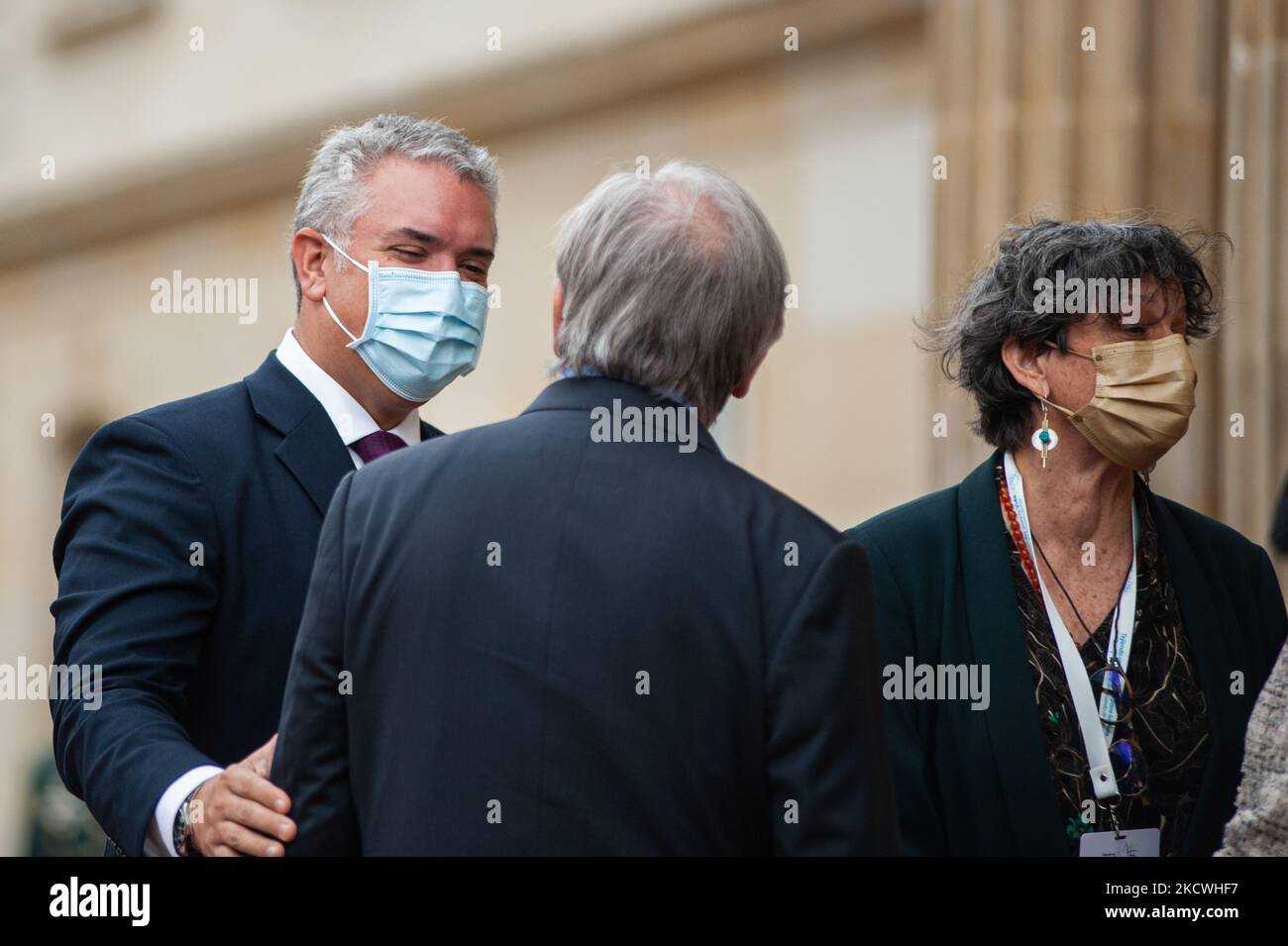 Colombia's President Ivan Duque (Right) and his wife Maria Juliana Ruiz Sandoval receive the United Nations Secretary General Antonio Guterres and his wife Catarina de Almeida Vaz at Colombia's presidential palace during the visit of the United Nations Secretary-General Antonio Guterres for the 5 year anniversary of the peace treaty between the Revolutionary Armed Forces of Colombia (FARC-EP) and the Colombian government back in 2016. In Bogota, Colombia on November 24, 2021. (Photo by Sebastian Barros/NurPhoto) Stock Photo