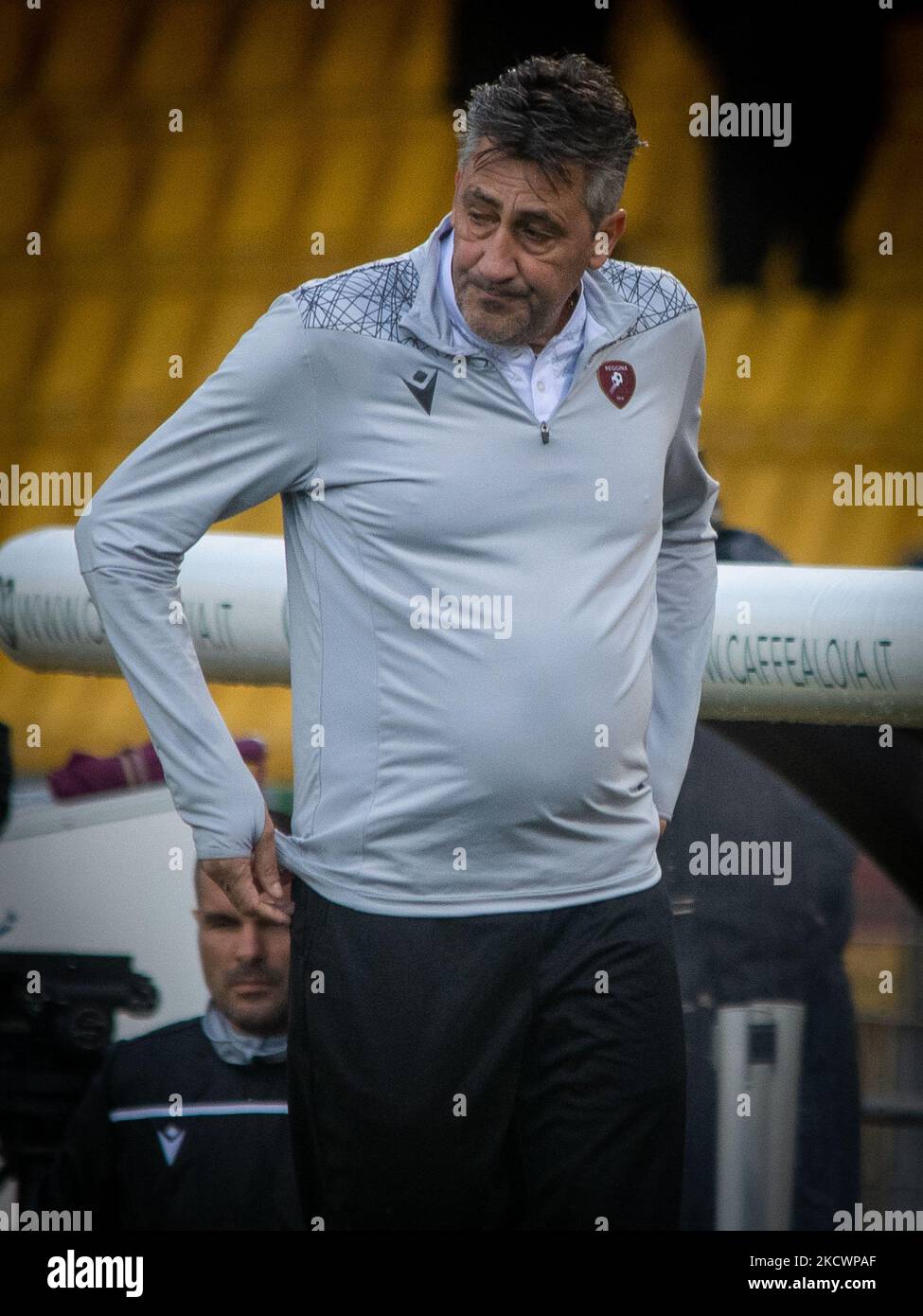 Aglietti Alfredo coach Reggina during the Italian soccer Serie B match Benevento Calcio vs Reggina 1914 on November 27, 2021 at the Stadio Ciro Vigorito in Benevento, Italy (Photo by Valentina Giannettoni/LiveMedia/NurPhoto) Stock Photo