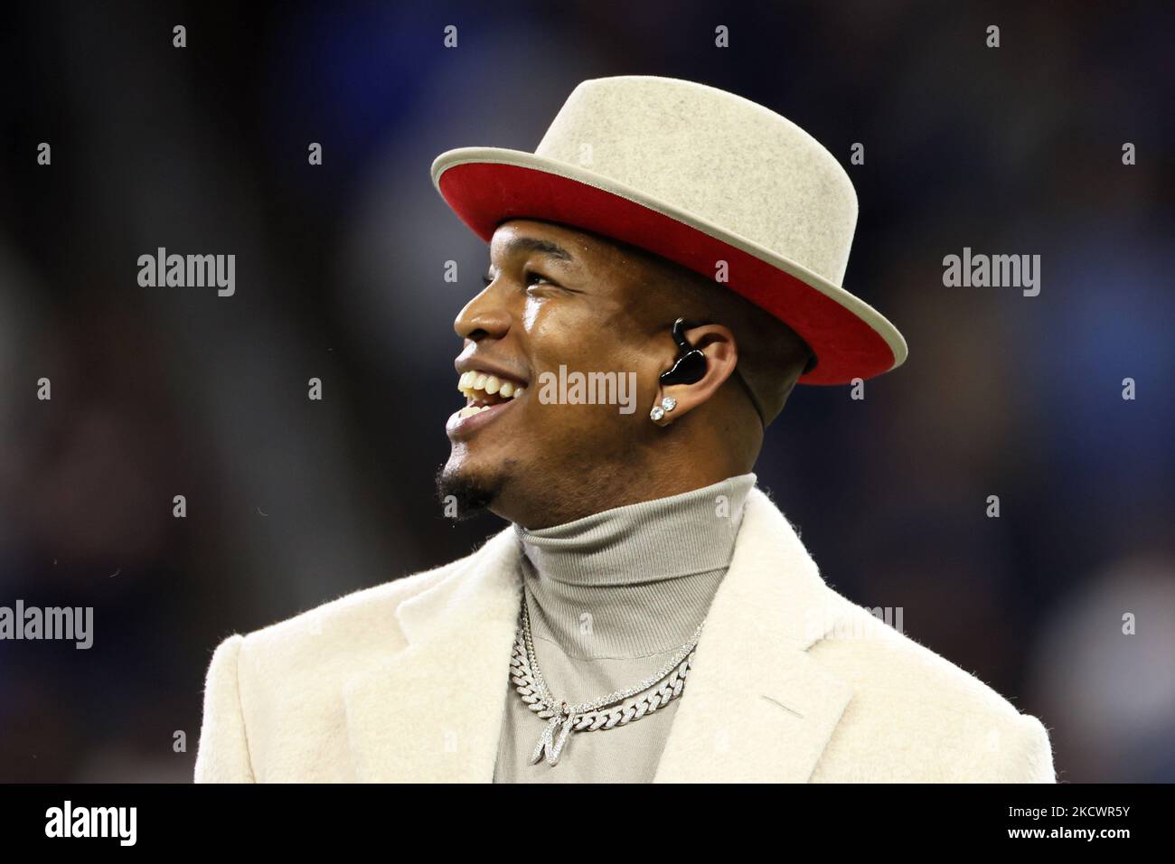 Artist Ne-Yo performs the National Anthem at the beginning of an NFL football game between the Detroit Lions and the Chicago Bears in Detroit, Michigan USA, on Thursday, November 25, 2021. (Photo by Amy Lemus/NurPhoto) Stock Photo