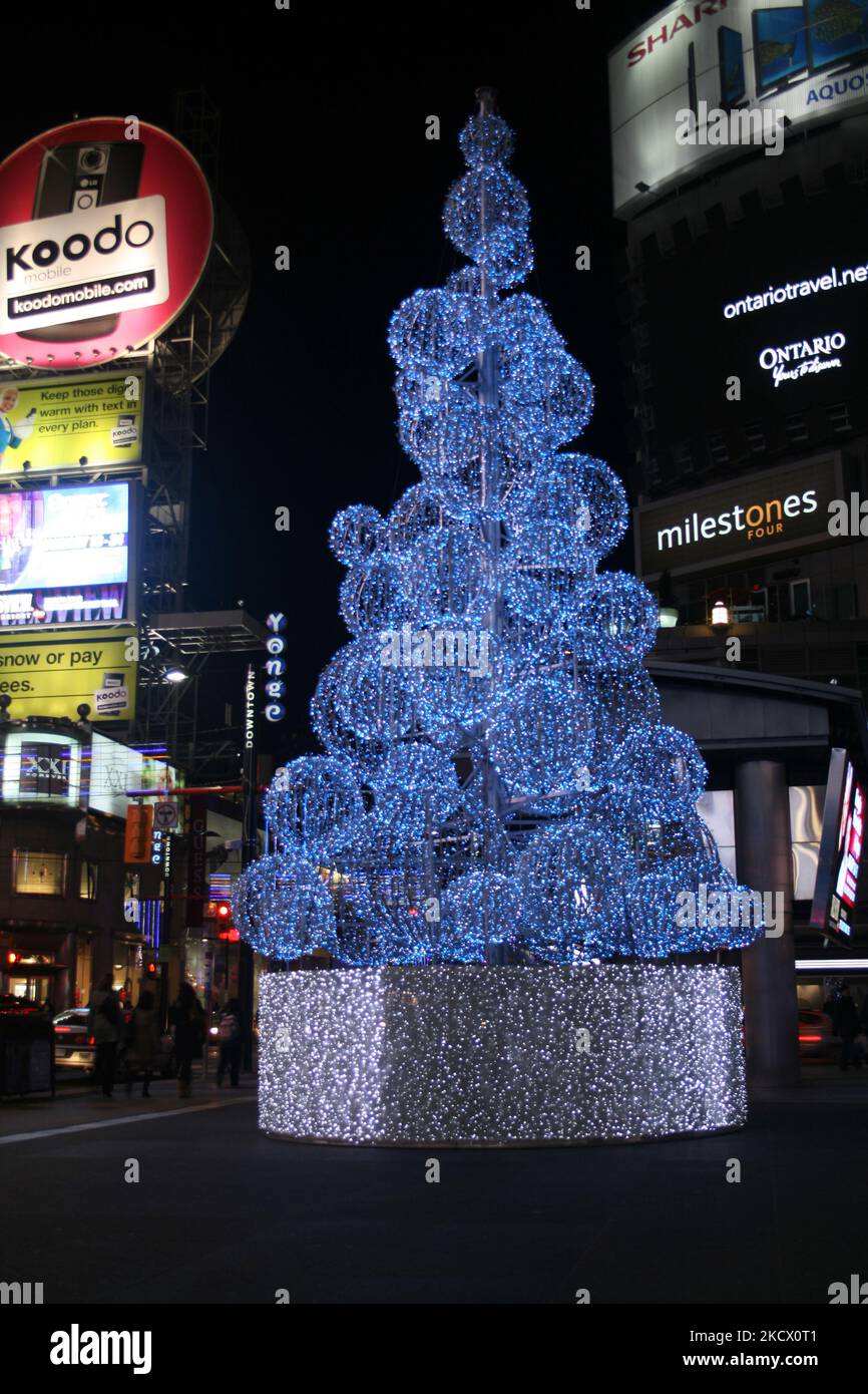 Silver christmas tree ontario hires stock photography and images Alamy