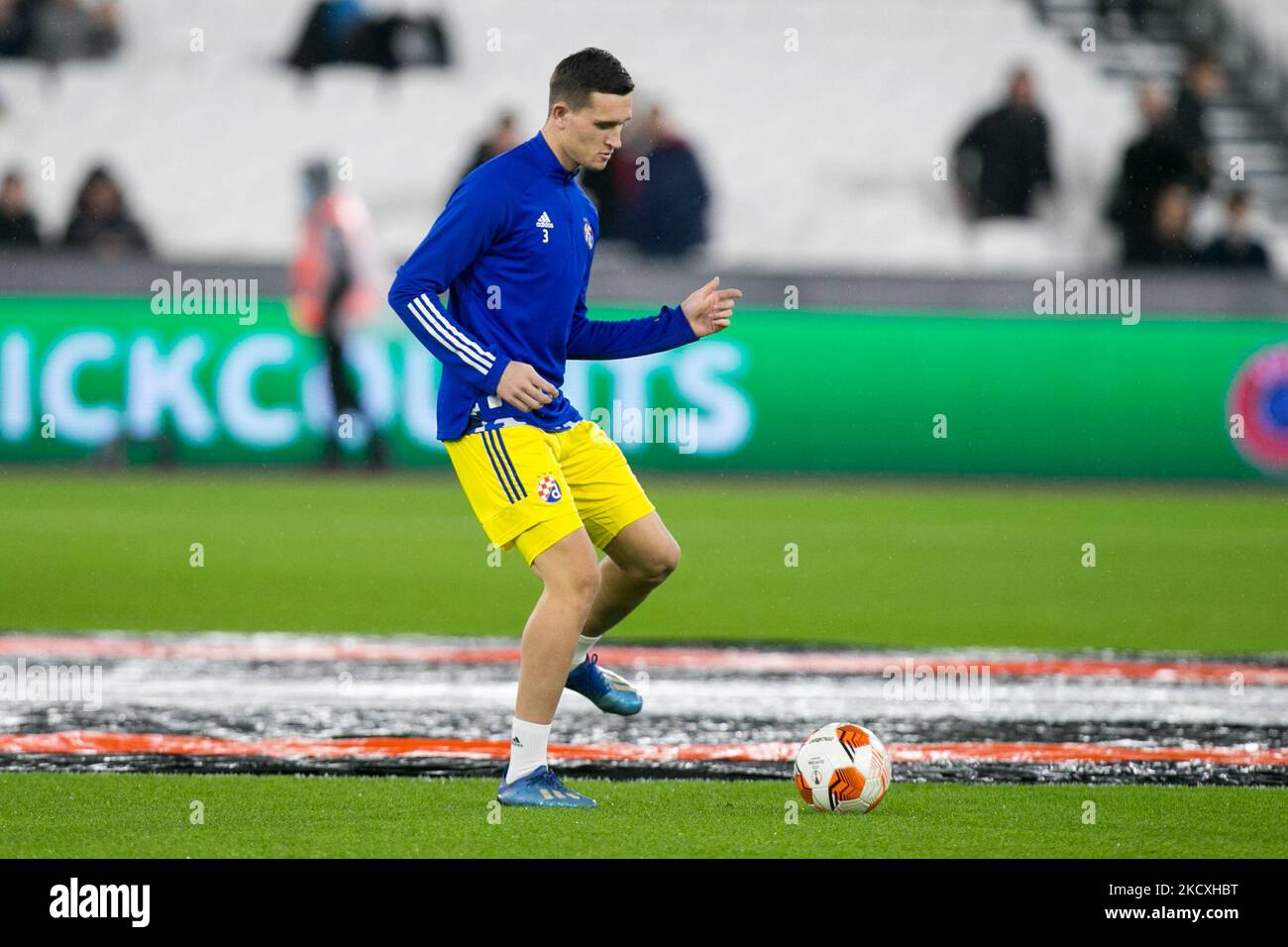 Daniel Stefulj of Dinamo Zagreb warms up during the UEFA Europa League match between West Ham United and Dinamo Zagreb at the London Stadium, Stratford on Thursday 9th December 2021. (Photo by Federico Maranesi/MI News/NurPhoto) Stock Photo