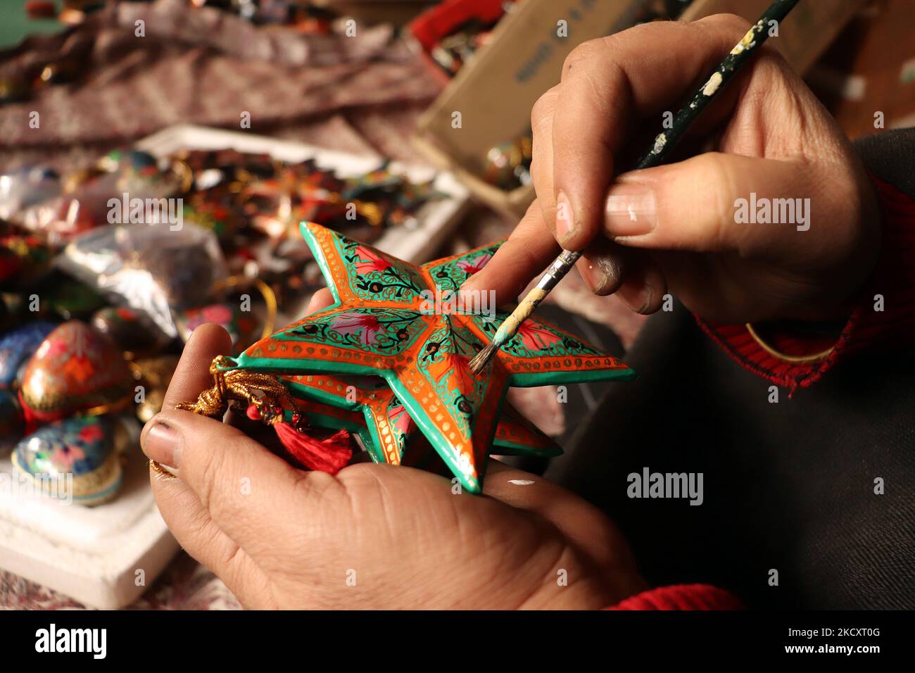 India kashmir srinagar paper mache hires stock photography and images