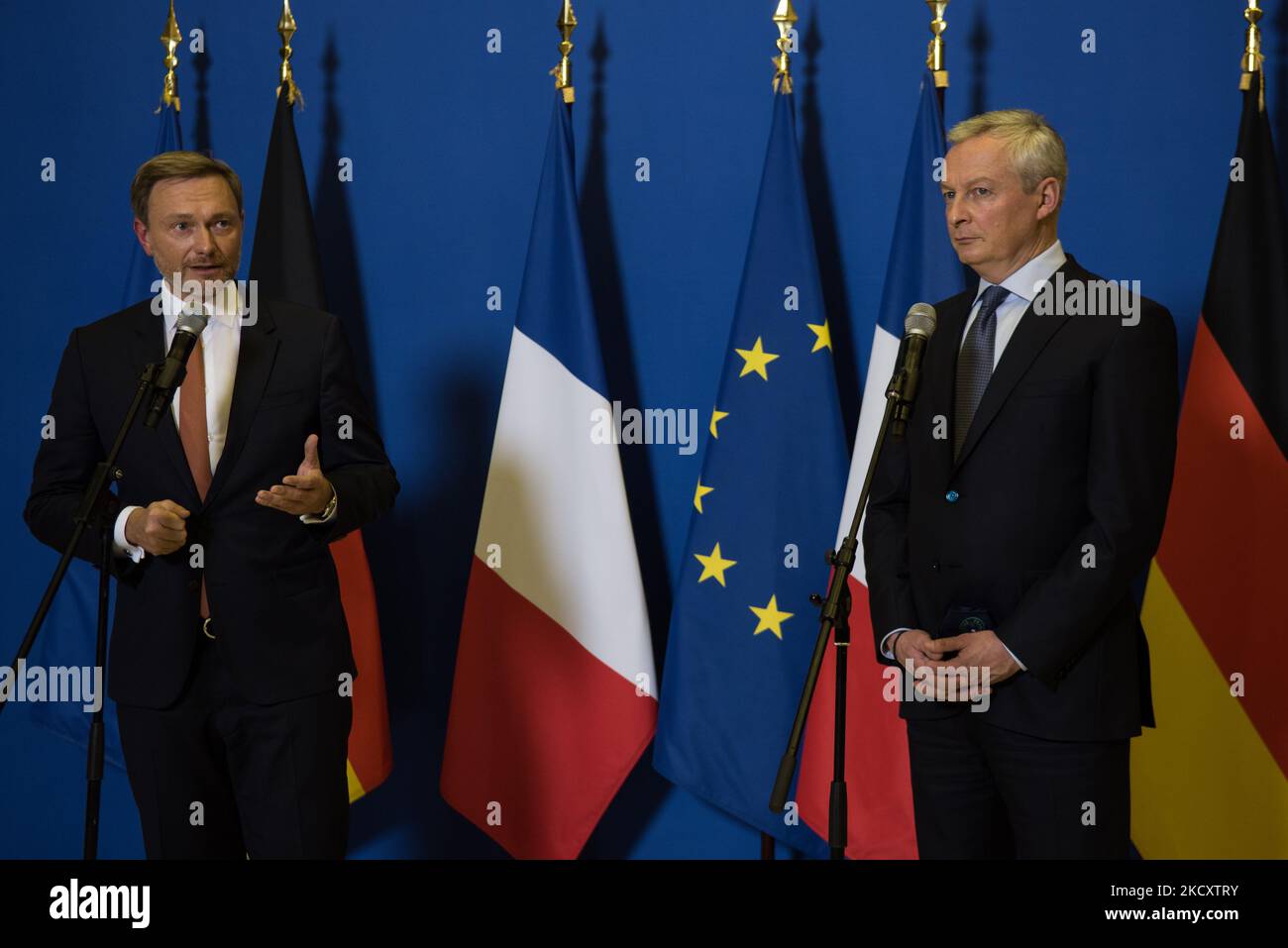 French Economy Minister Bruno Le Maire and the newly appointed German Economy Minister Christian Lindner during their joint press conference in Bercy, Paris, 13 December, 2021. (Photo by Andrea Savorani Neri/NurPhoto) Stock Photo