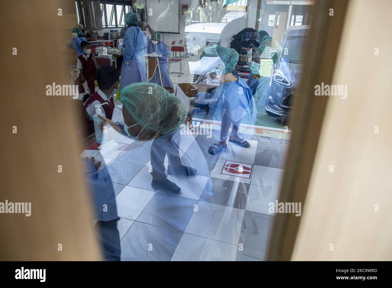 Human interest coronavirus hi-res stock photography and images - Alamy