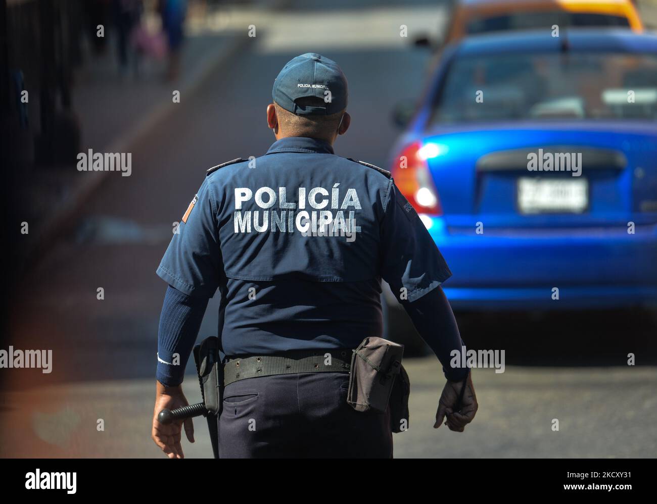 A member of the Policia Municipal (Municipal Police) seen in Hunucmá. On Saturday, December 04, 2021, in Hunucmá, Yucatan, Mexico. (Photo by Artur Widak/NurPhoto) Stock Photo