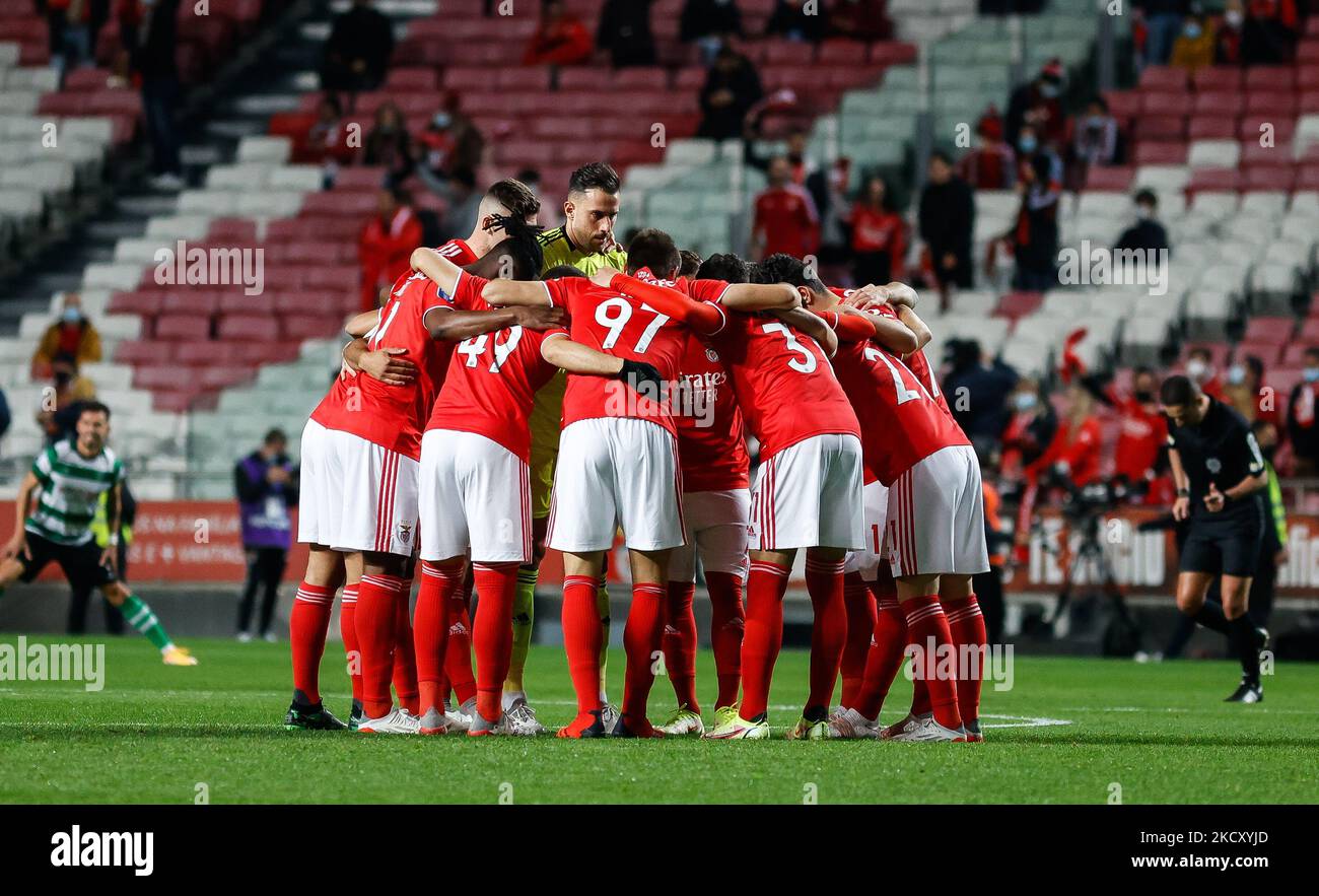 SL Benfica Team during the Allianz Cup match between SL Benfica and SC Covilha at Estadio da Luz on December 15, 2021 in Lisbon, Portugal. (Photo by Paulo Nascimento/NurPhoto) Stock Photo