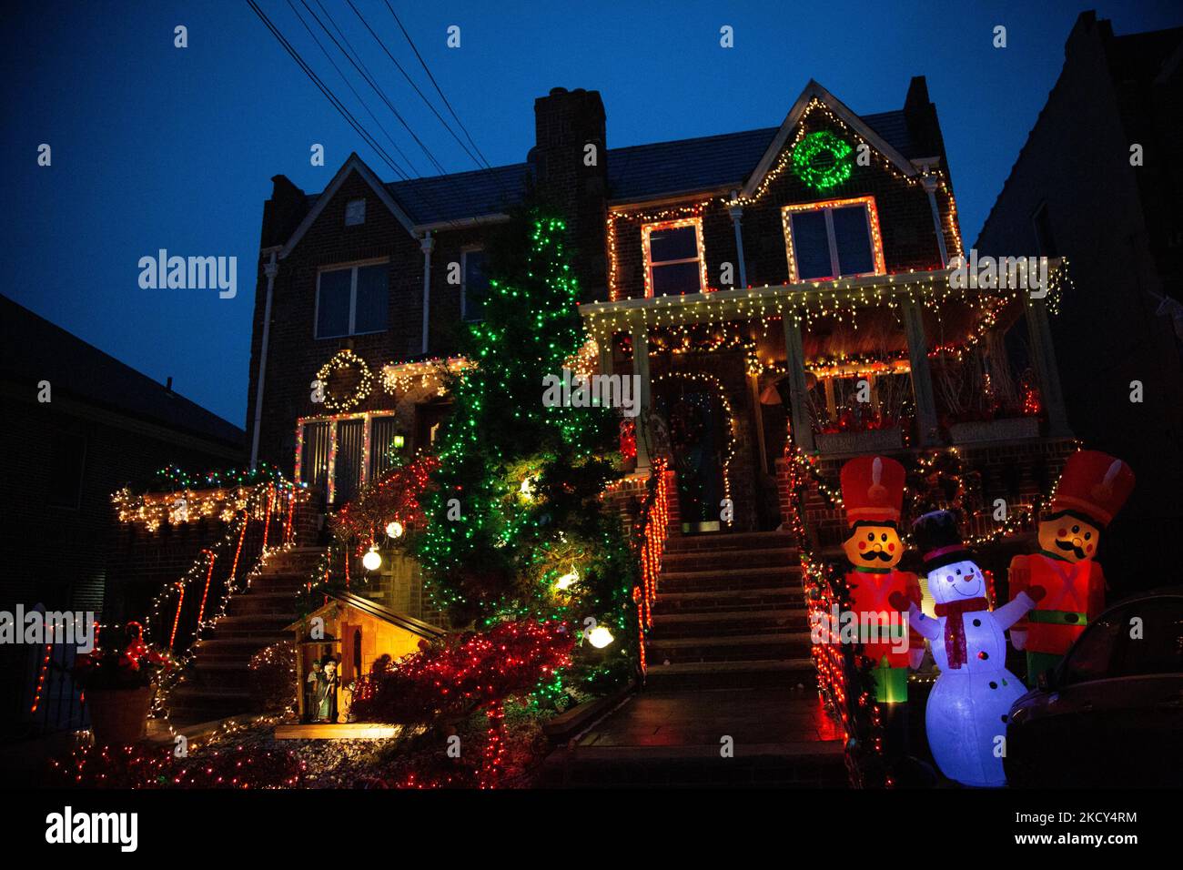 Dyker heights lights hires stock photography and images Alamy