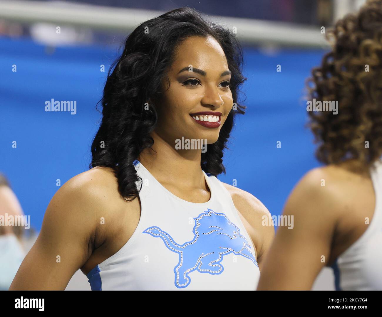 Detroit Lions cheerleaders perform on the sidelines during an NFL football game between the Detroit Lions and the Arizona Cardinals in Detroit, Michigan USA, on Sunday, December 19, 2021. (Photo by Amy Lemus/NurPhoto) Stock Photo
