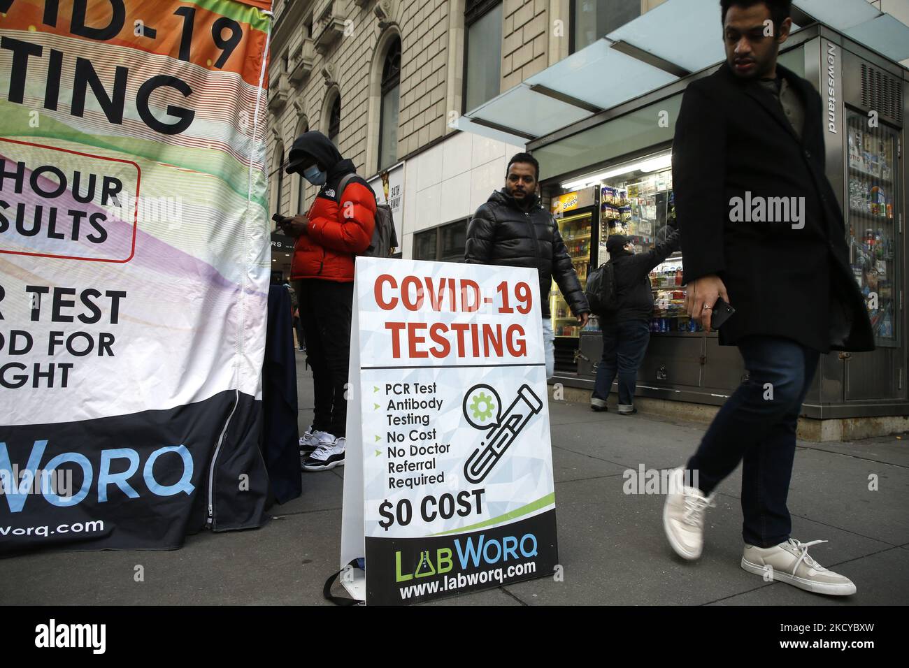Free December Testing Free coviid test hi-res stock photography and images - Alamy