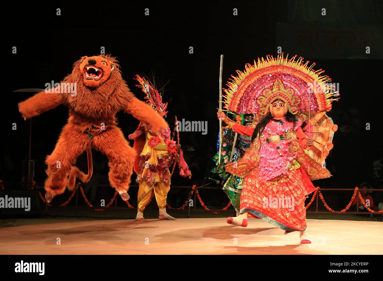 Traditional manbhum chhau dance hi-res stock photography and images - Alamy