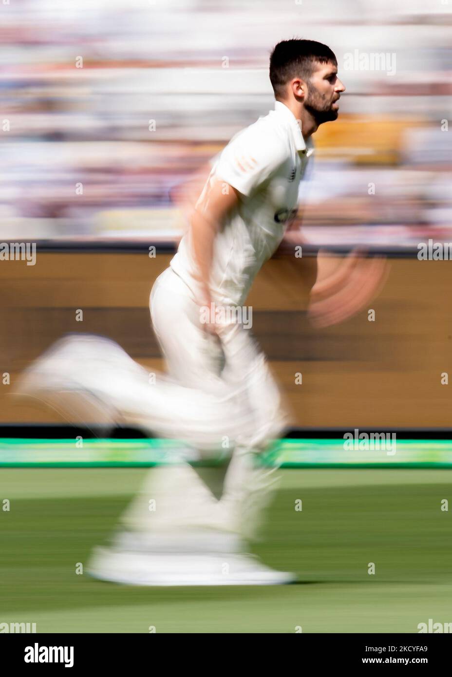 Mark Wood of England bowls during day two of the Third Test match in the Ashes series between Australia and England at Melbourne Cricket Ground on December 27, 2021 in Melbourne, Australia. (Photo by Izhar Khan/NurPhoto). (Editorial use only) Stock Photo