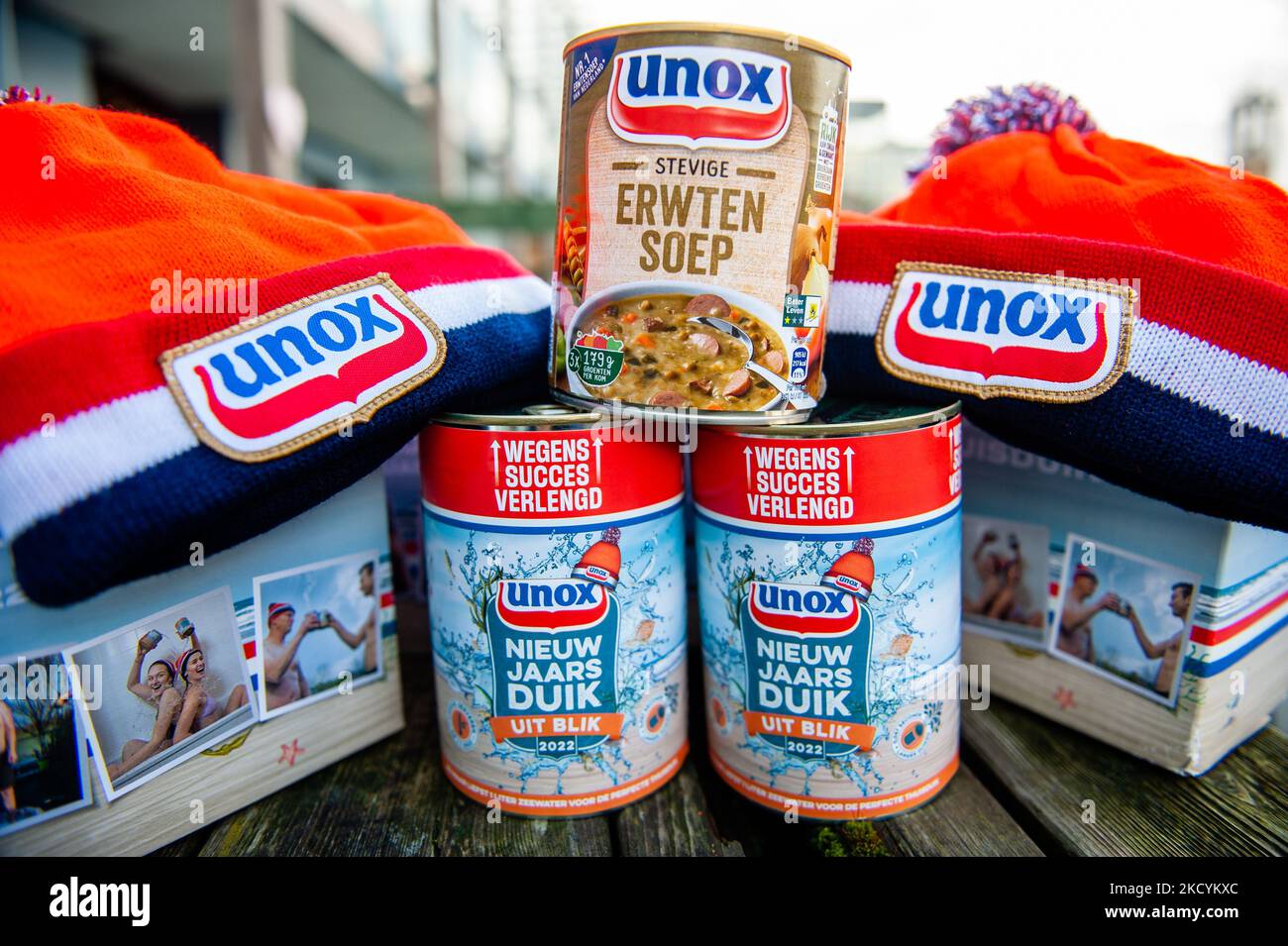 In order to allow even more people to participate in the traditional New Year's dive at home, during this edition, the New Year's Dive organizer 'Unox' filled 50,000 cans with North Seawater. In addition, the cans were much longer. For every set of cans ordered, Unox donates a can of its Erwtensoep, a traditional pea soup, to the country’s Food Banks. In Nijmegen, on January 1st, 2022. (Photo by Romy Arroyo Fernandez/NurPhoto) Stock Photo
