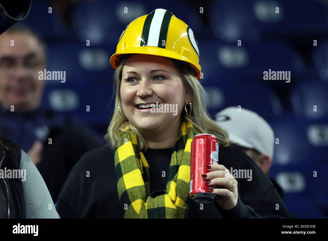 green-bay-packers-attire-hi-res-stock-photography-and-images-alamy