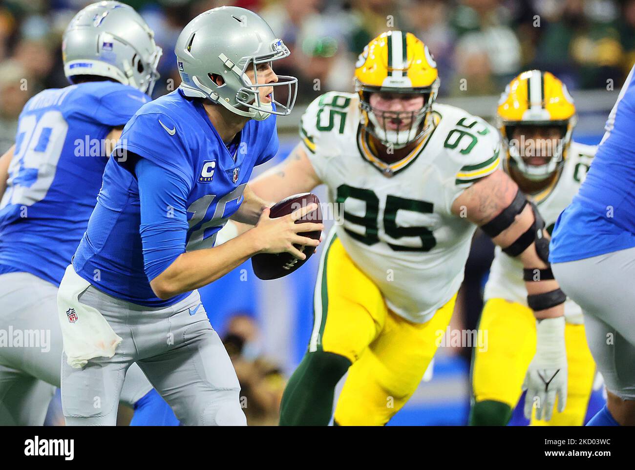 Detroit Lions quarterback Jared Goff (16) runs with the ball during an NFL football game between the Detroit Lions and the Green Bay Packers in Detroit, Michigan USA, on Sunday, January 9, 2022. (Photo by Amy Lemus/NurPhoto) Stock Photo