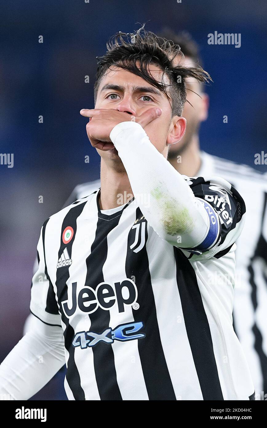 Dybala mask hi-res stock photography and images - Alamy
