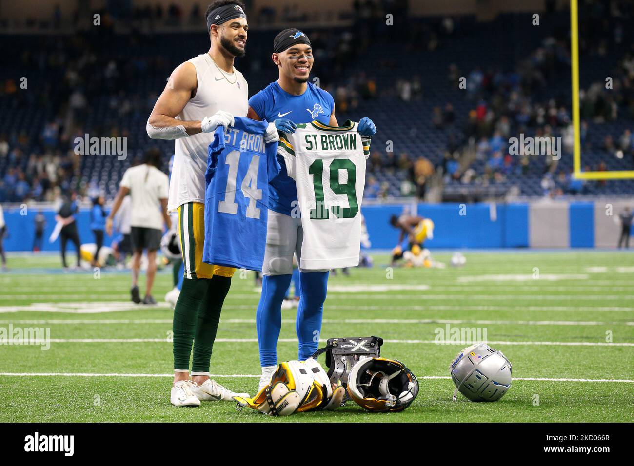 Green Bay Packers wide receiver Equanimeous St. Brown (19) and Detroit Lions wide receiver Amon