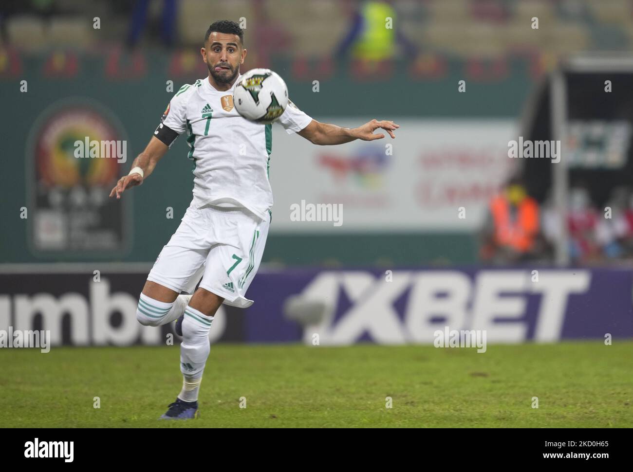 Riyad Mahrez (captain) of Algeria during Algeria versus Equatorial Guinea, African Cup of Nations, at Japoma Stadium on January 16, 2022. (Photo by Ulrik Pedersen/NurPhoto) Stock Photo