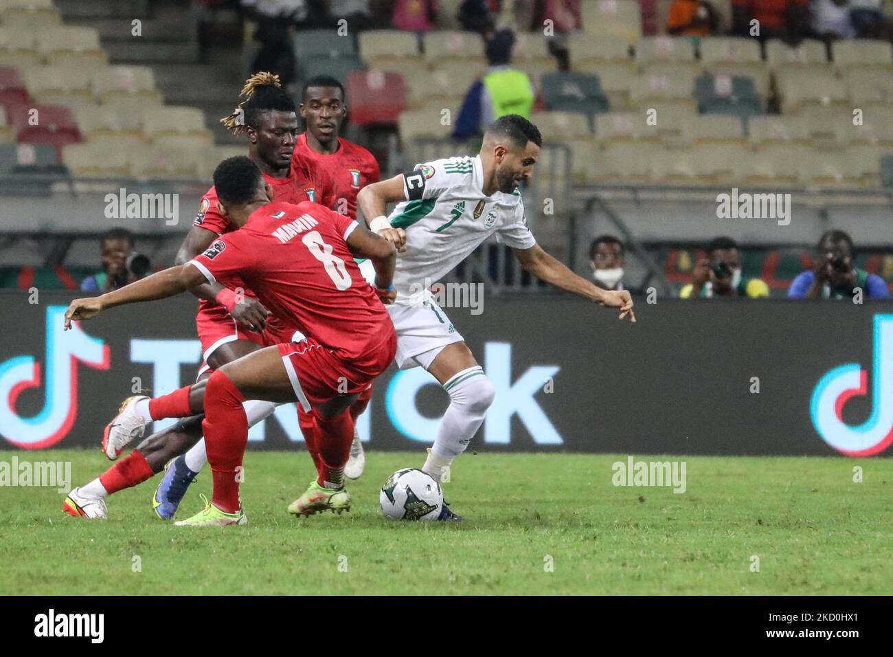 (7) Riyad Mahrez of team Algeria trying to pass during the Group E Africa Cup of Nations (CAN) 2021 football match between Algeria and Equatorial Guinea at Stade de Japoma in Douala on January 16, 2022. (Photo by Ayman Aref/NurPhoto) Stock Photo