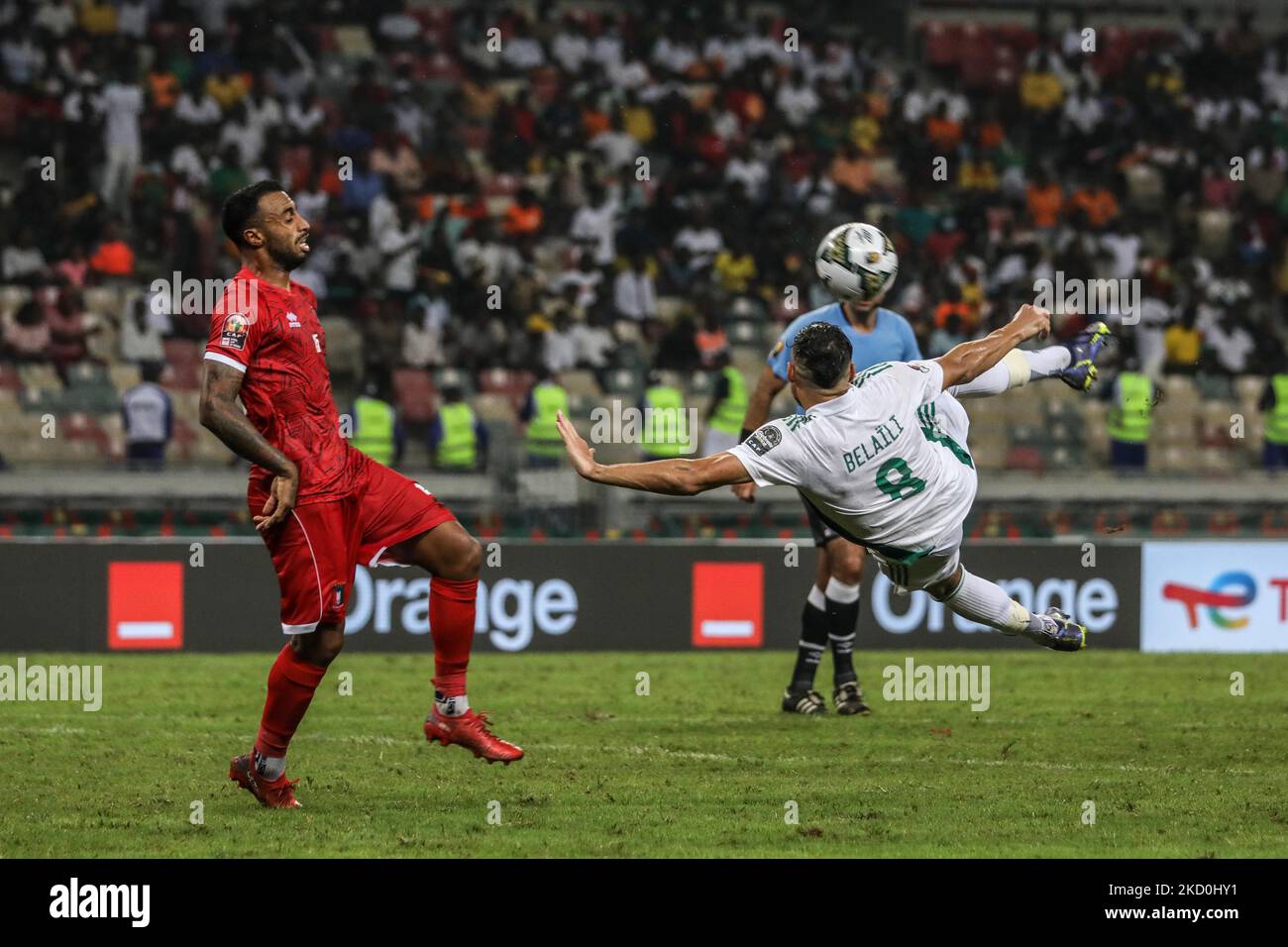 (8) Youcef BelaÃ¯li of Algeria team trying to score from duple kick during the Group E Africa Cup of Nations (CAN) 2021 football match between Algeria and Equatorial Guinea at Stade de Japoma in Douala on January 16, 2022. (Photo by Ayman Aref/NurPhoto) Stock Photo